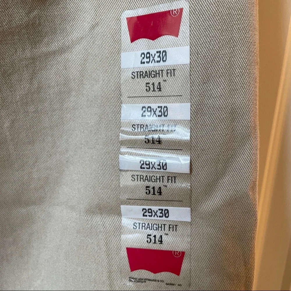 NWT Levi’s 514 khakis straight leg jeans 29 x 30